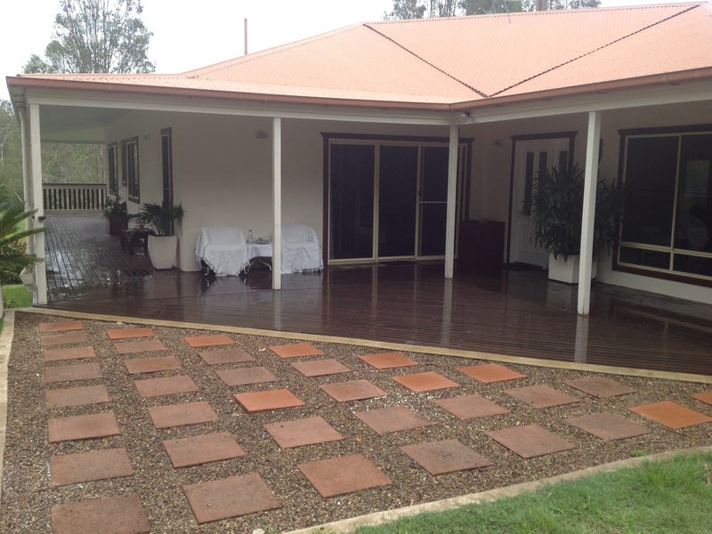 Country Manor 2