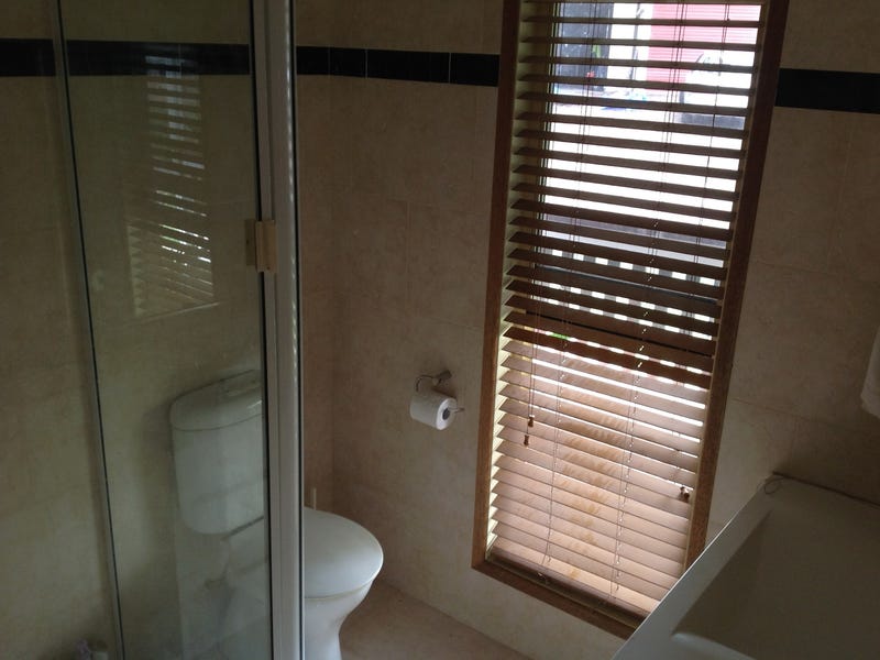 Country Manor 8