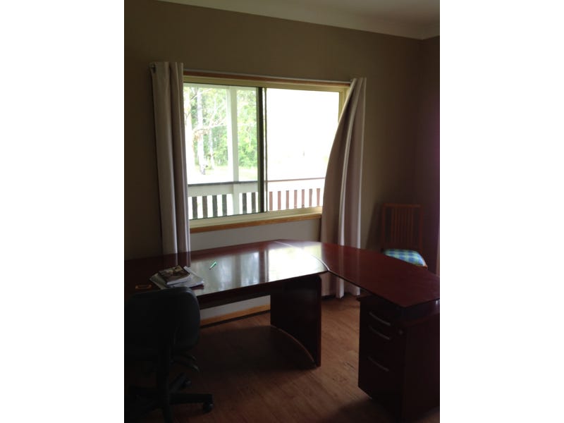 Country Manor 12