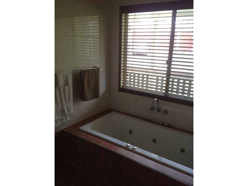 Country Manor 15