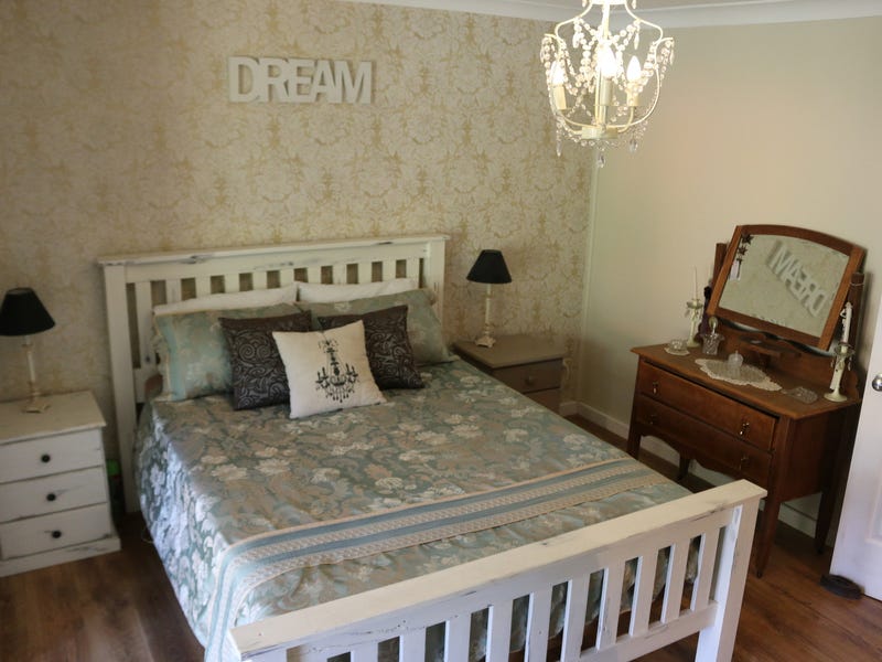 One acre in Gelorup with 6