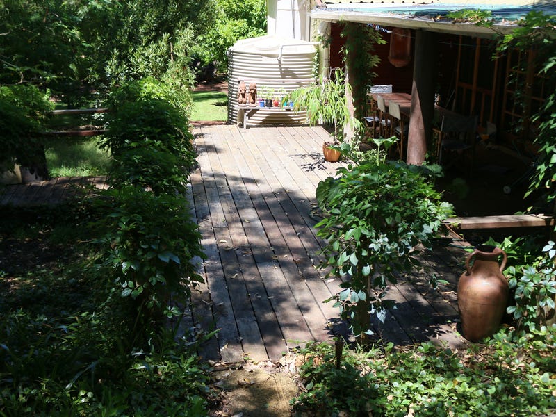 One acre in Gelorup with 15