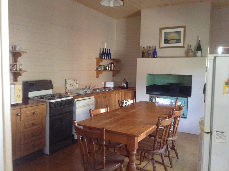 Weatherboard cottage 6