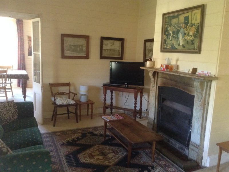 Weatherboard cottage 7