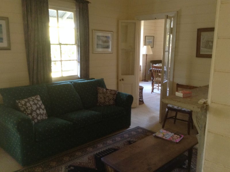 Weatherboard cottage 9