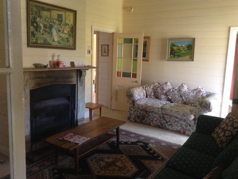 Weatherboard cottage 13