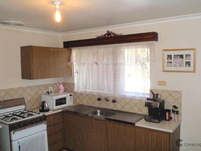 Investment unit with 7.40% Guaranteed 4