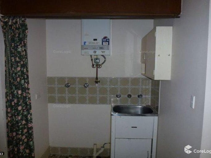 Investment unit with 7.40% Guaranteed 5
