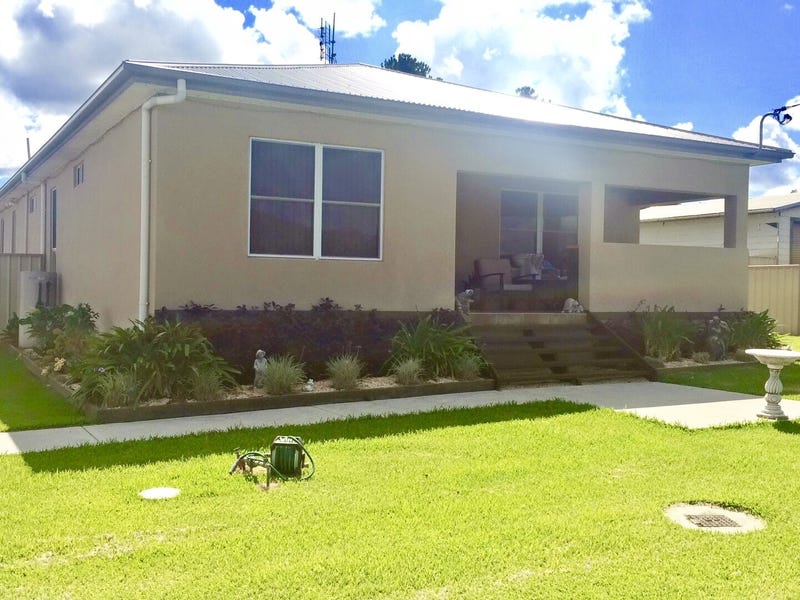 Fully Renovated Family Residence on 2000sqm block of land