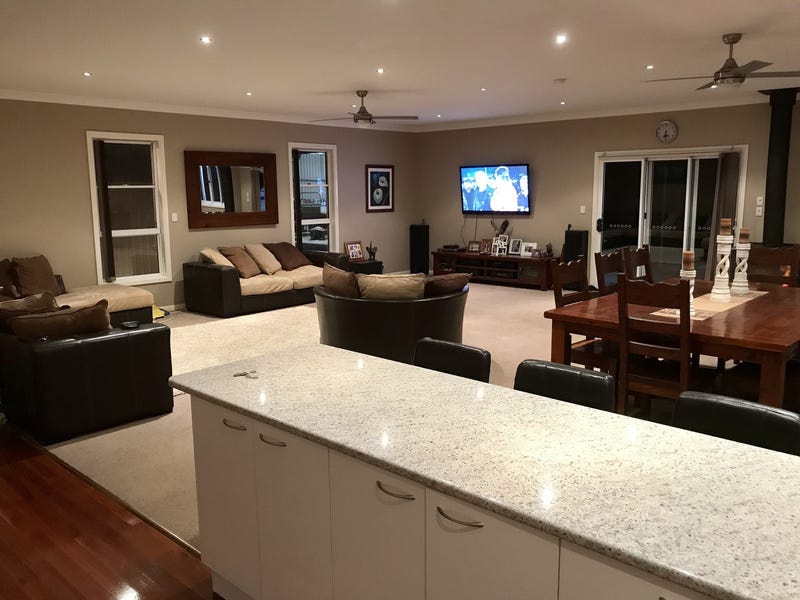 Fully Renovated Family Residence on 3