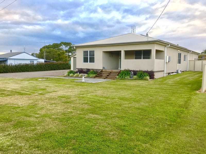 Fully Renovated Family Residence on 7
