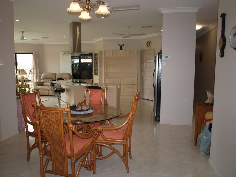 Large Executive Style Home On 2