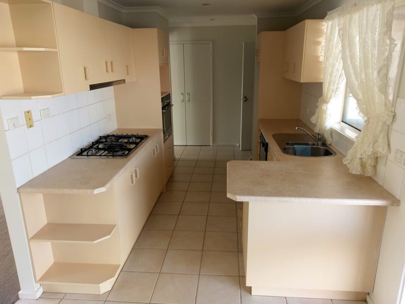 HOUSE ON 567 m2 OPPOSITE 7