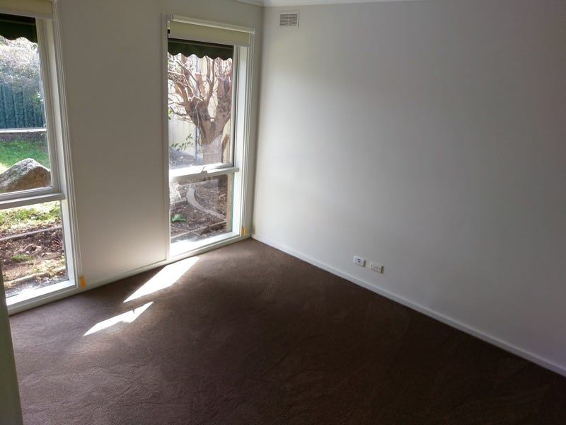 HOUSE ON 567 m2 OPPOSITE 12