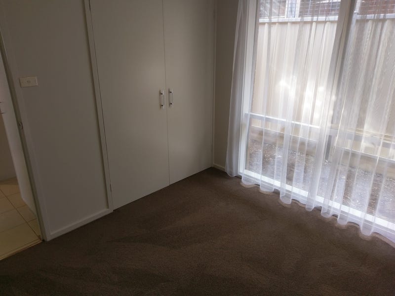 HOUSE ON 567 m2 OPPOSITE 18