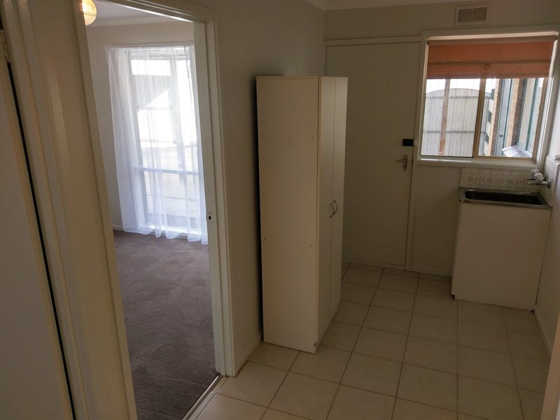 HOUSE ON 567 m2 OPPOSITE 19