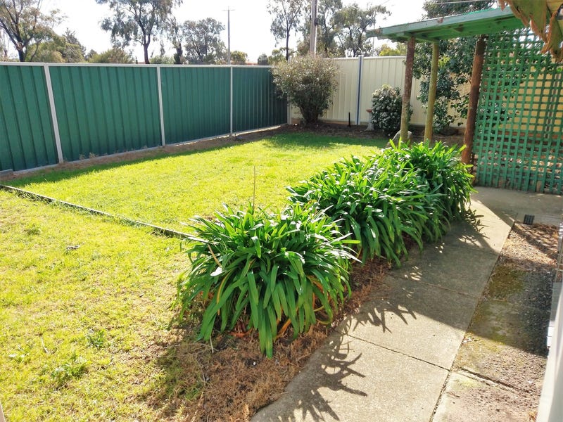 HOUSE ON 567 m2 OPPOSITE 28