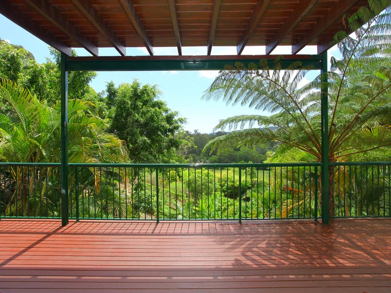 Large modern Gold Coast hinterland home