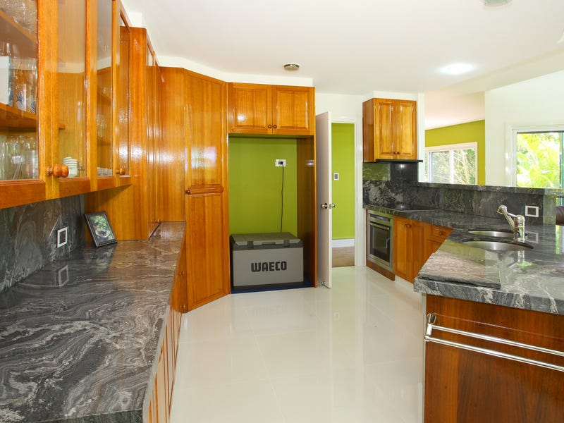 Large modern Gold Coast hinterland 2