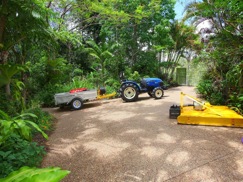 Large modern Gold Coast hinterland 5
