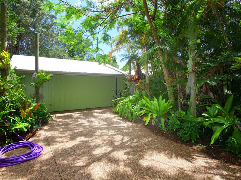 Large modern Gold Coast hinterland 11