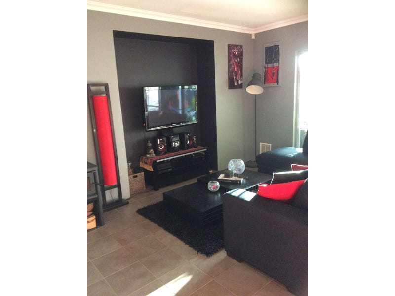 Simply stunning stylish and spacious! 7