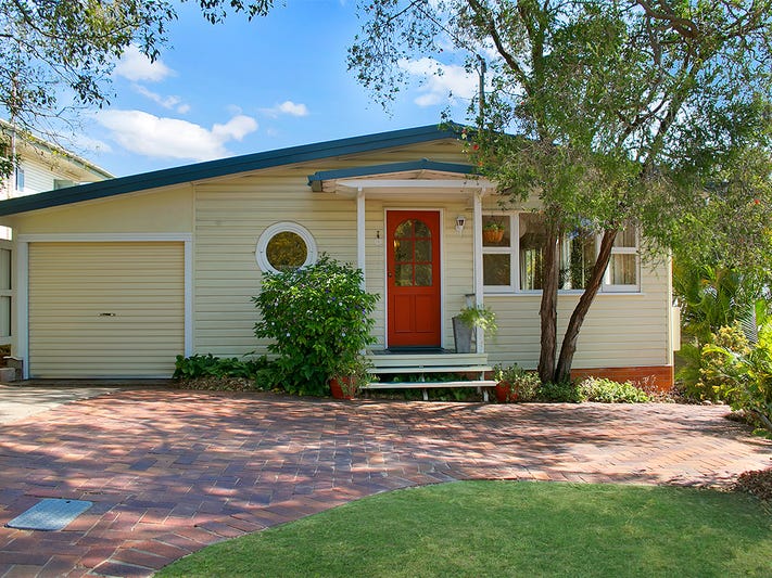 A 5-BEDROOM HOUSE IN INDOOROOPILLY FOR THIS PRICE?