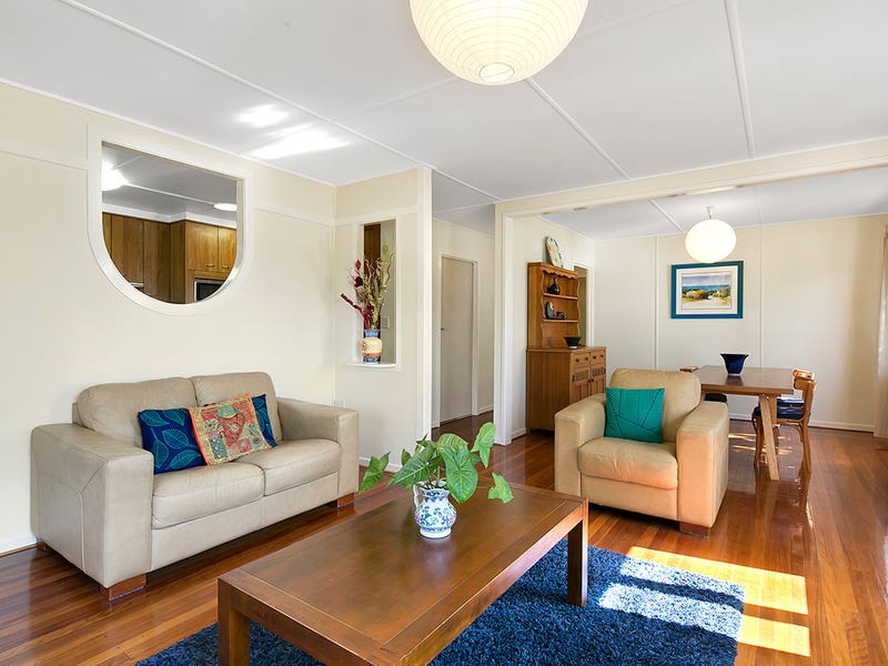A 5-BEDROOM HOUSE IN INDOOROOPILLY 2