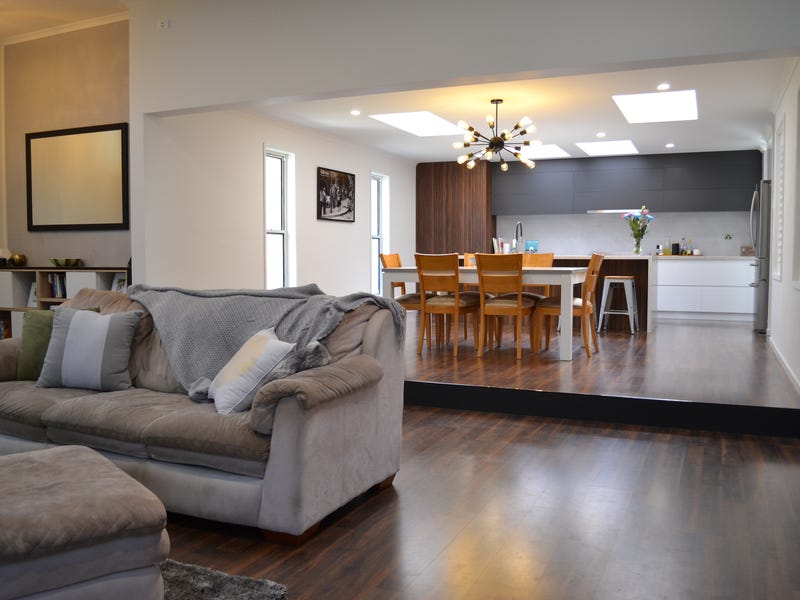 *UNDER CONTRACT* Magnificent home in 5