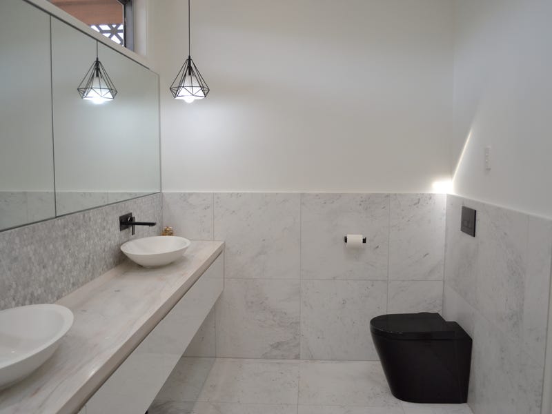 *UNDER CONTRACT* Magnificent home in 20