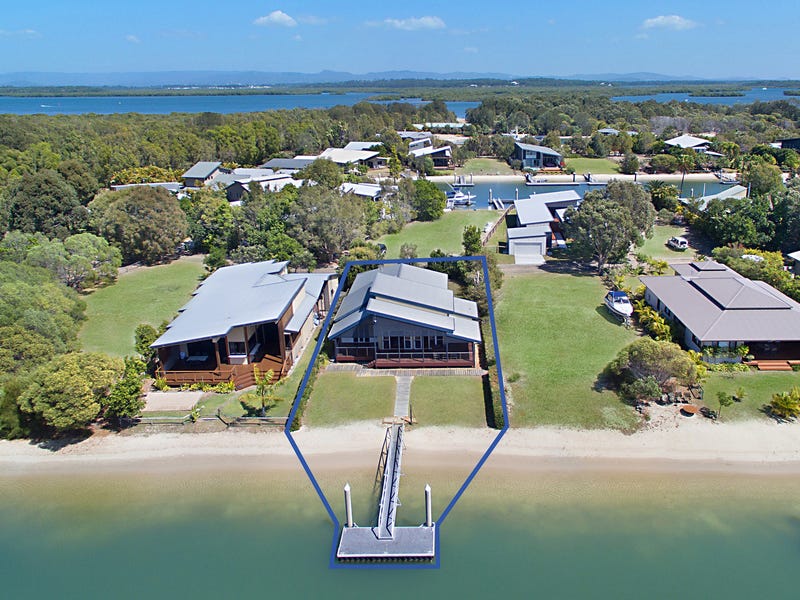 …ABSOLUTE WATER FRONT HOME SOUTH STRADBROKE ISLAND QLD