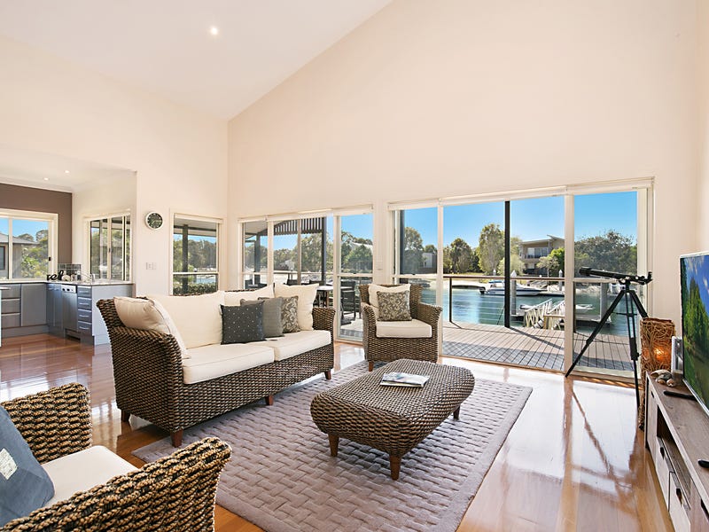 …ABSOLUTE WATER FRONT HOME SOUTH 7