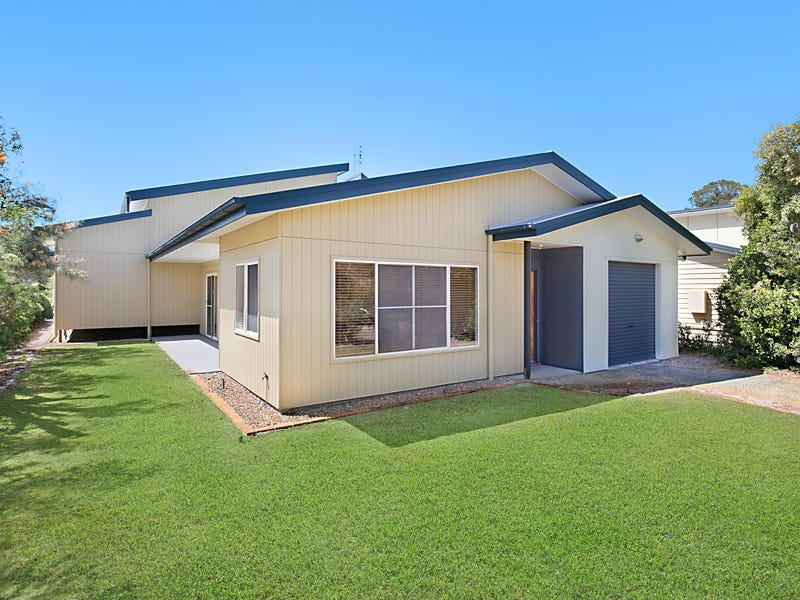 …ABSOLUTE WATER FRONT HOME SOUTH 15