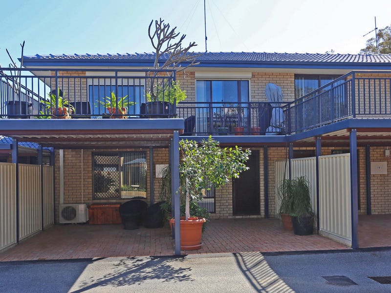 200 mtrs to Beach and 3