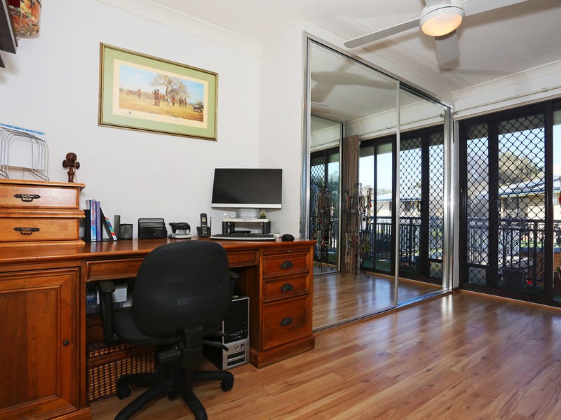 200 mtrs to Beach and 14