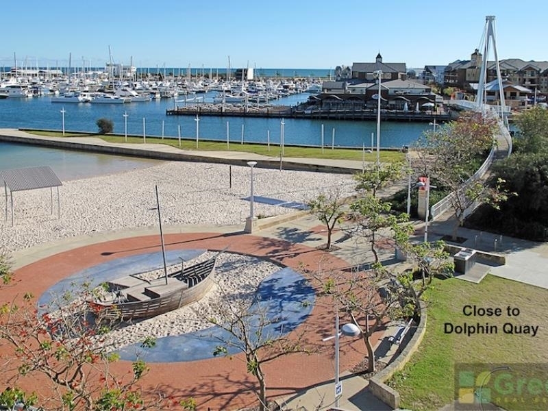 200 mtrs to Beach and 19