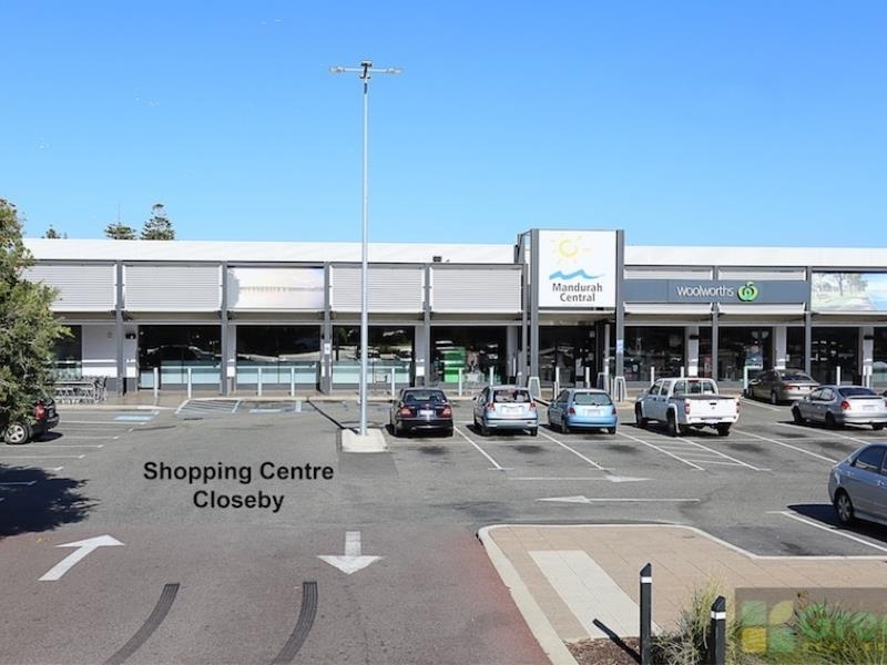 200 mtrs to Beach and 20