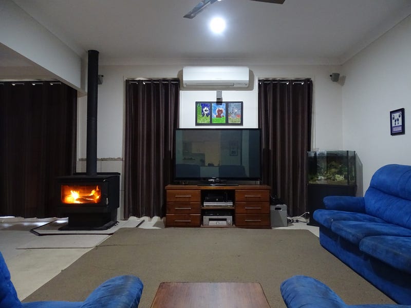Designer Home in Sought After 6