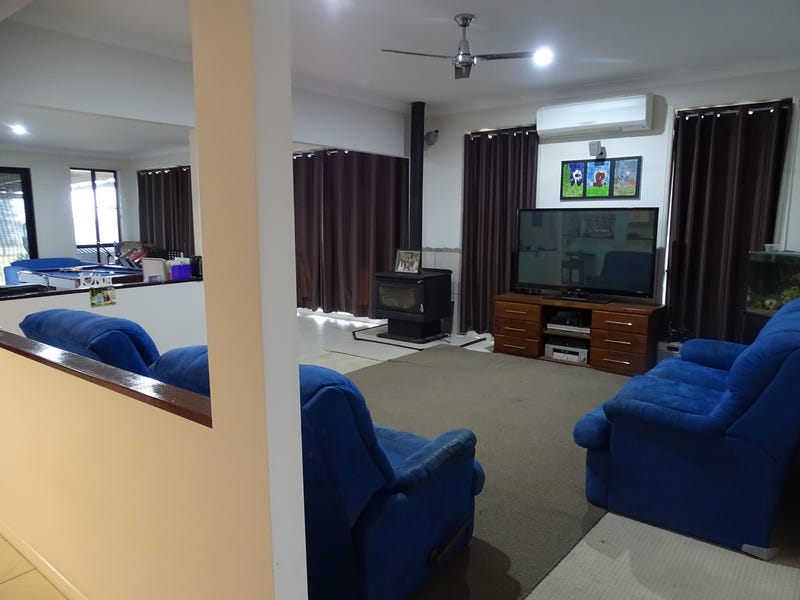 Designer Home in Sought After 7