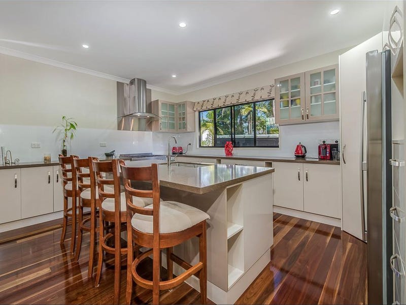 Large, Spacious, Family Home on 6