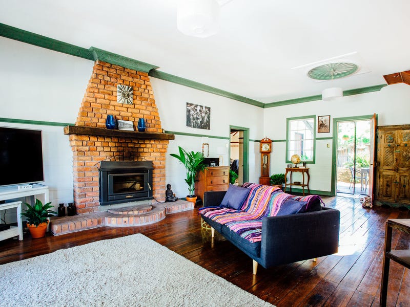 Character family home set on 21