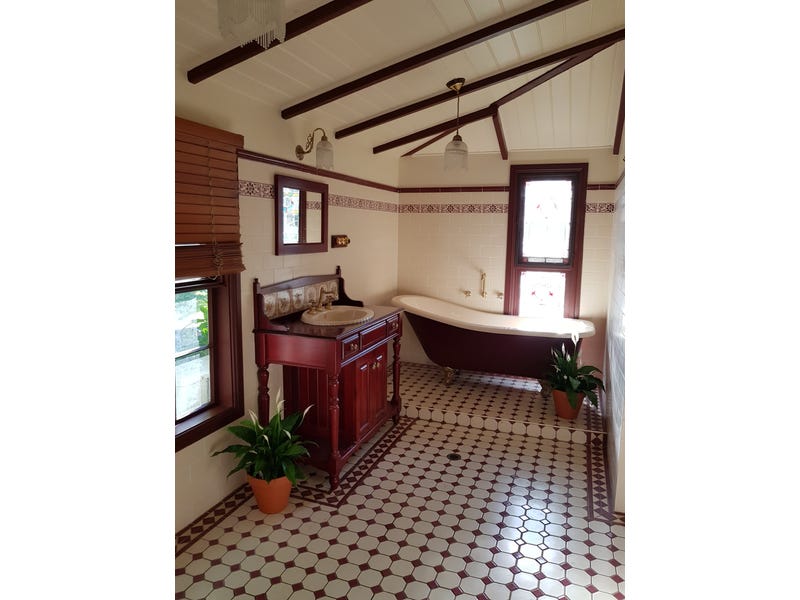 Character family home set on 22