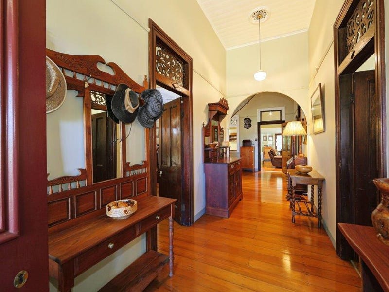 Beautiful Home – Great Location 8