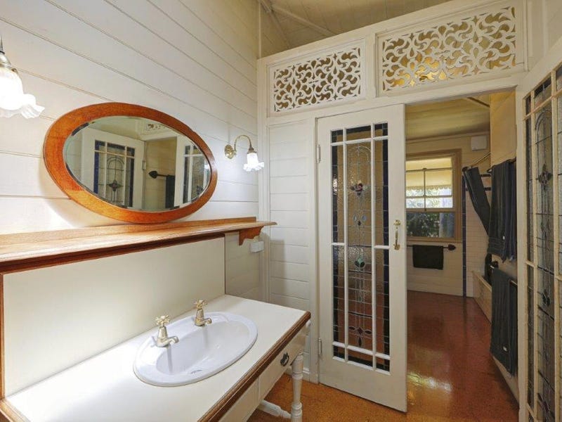 Beautiful Home – Great Location 10