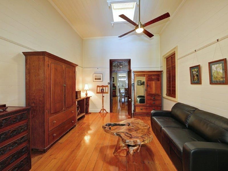 Beautiful Home – Great Location 12
