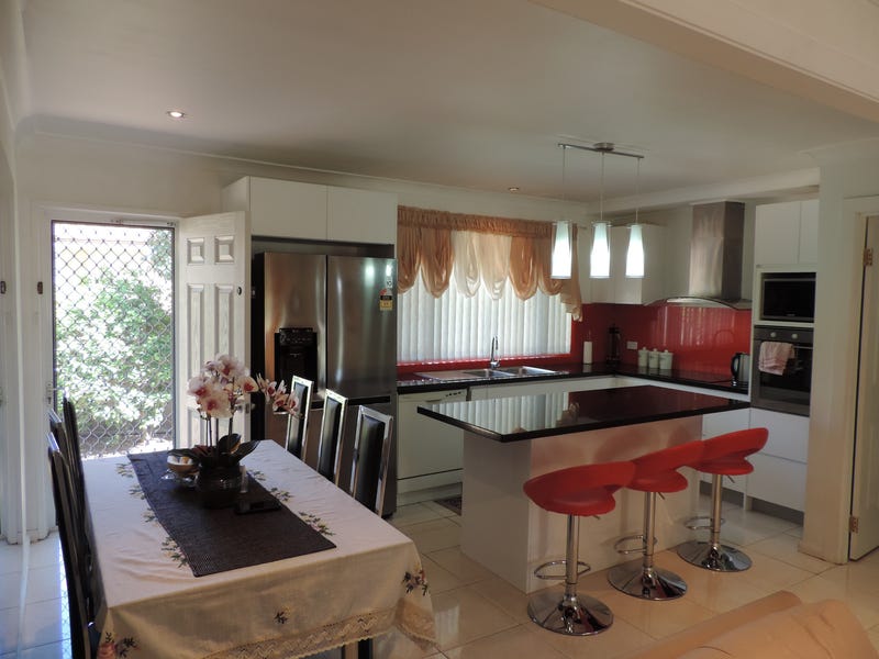 Comfortable family home or great 6