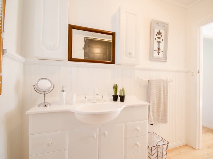 UNDER OFFER 9