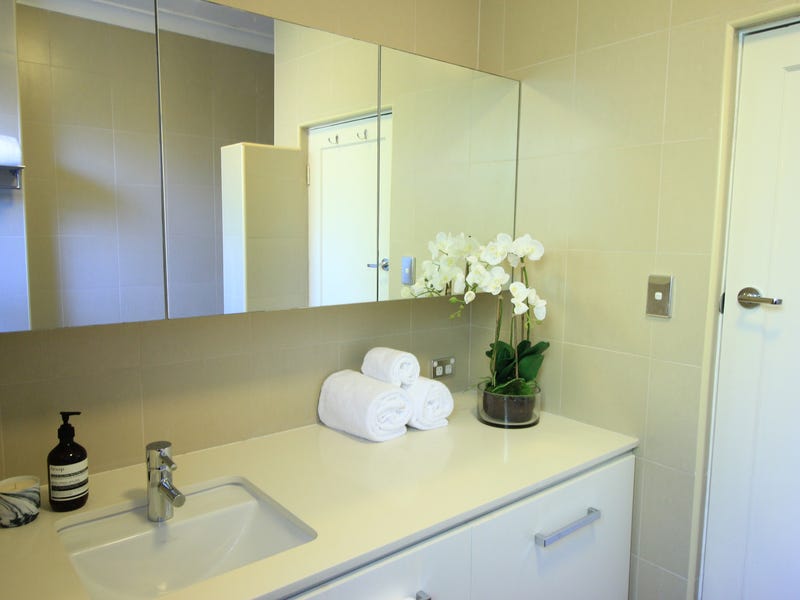 Bright and spacious 2 bedroom 7