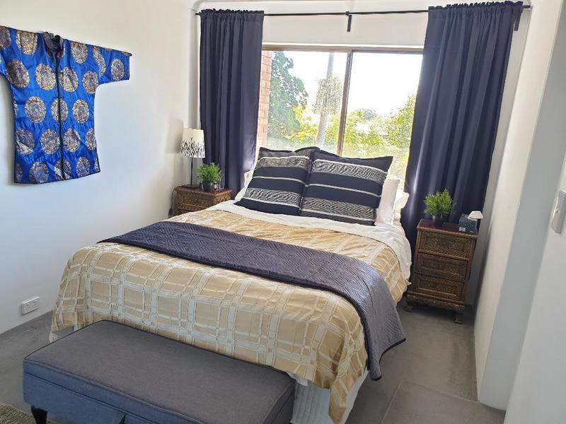 TOP FLOOR, GREAT LOCATION,  4