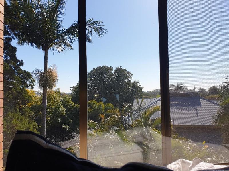 TOP FLOOR, GREAT LOCATION,  6